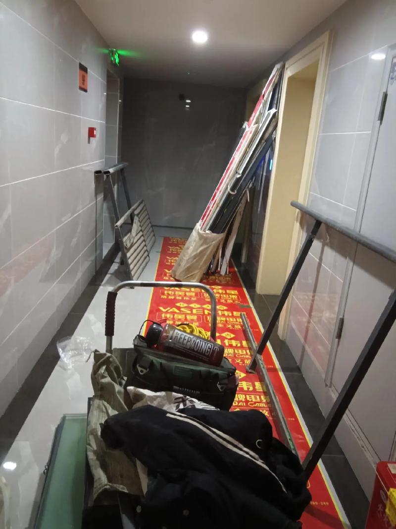 五洲汉唐门市拆除工程纪实 专业拆门窗，助力装修顺利